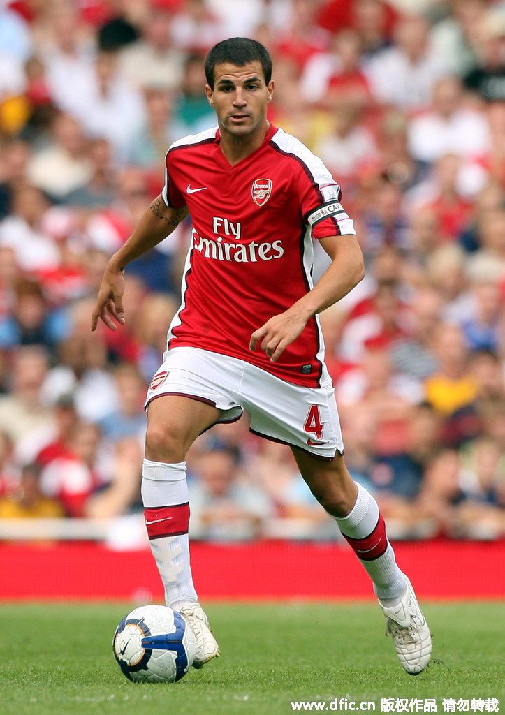 2026年F1全阵容敲定！角田裕毅降为储备车手，哈贾尔晋升搭档维斯塔潘