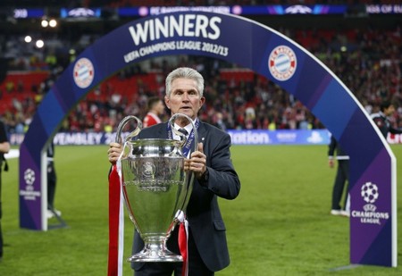 球员赛后把球衣送给癌症小球迷