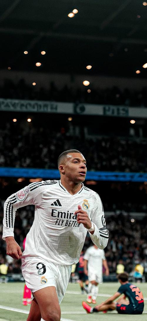 沃特金斯和罗杰斯上赛季至今连线已造8球，英超同期最多