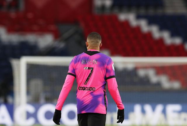 法尔克：尤文和利物浦都询问了明夏免签格纳布里的可能