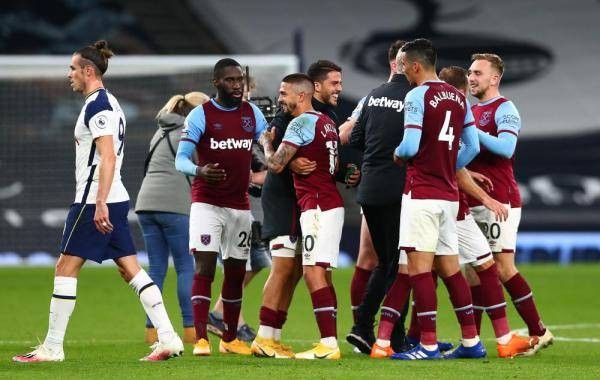 赫内斯：拜仁再次成为一座堡垒；孔帕尼像老母鸡一样保护球员