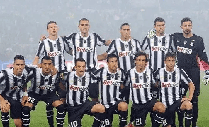 美职联2025年常规赛最佳阵：梅西领衔，布安加、伊万德入选