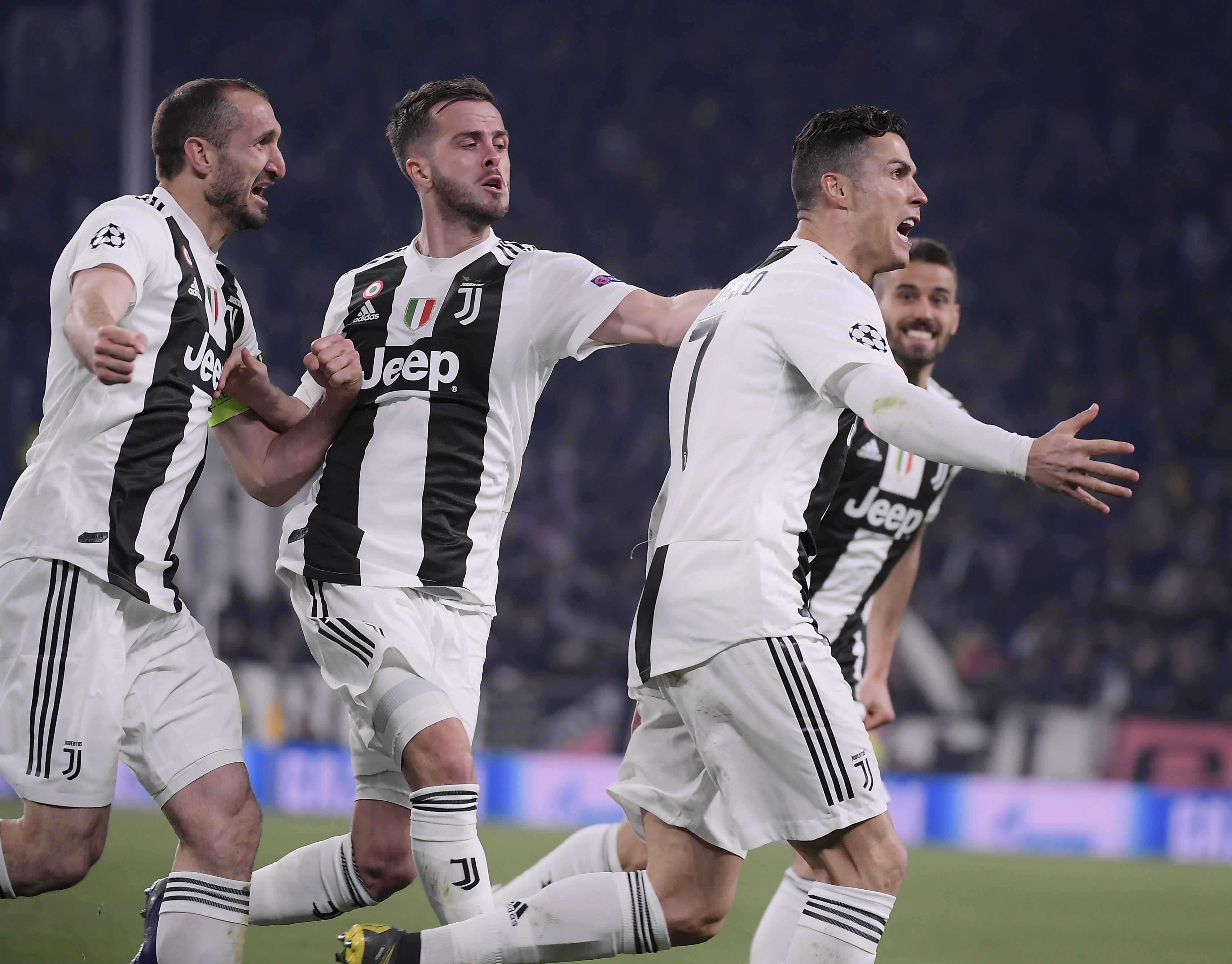 西媒：拉菲尼亚成巴萨非卖品，本赛季欲率队夺欧冠+世界杯